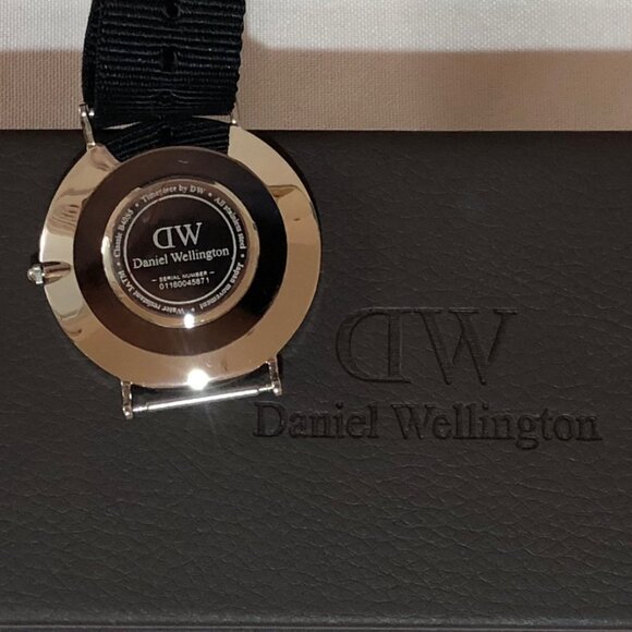 Daniel Wellington Classic Cornwall 40MM Watch - Picture 4 of 4